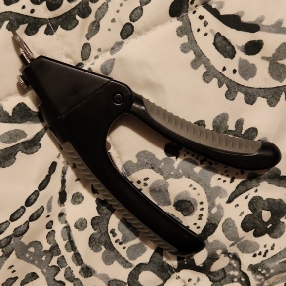 Dog Nail Clippers - Picture 3 of 4